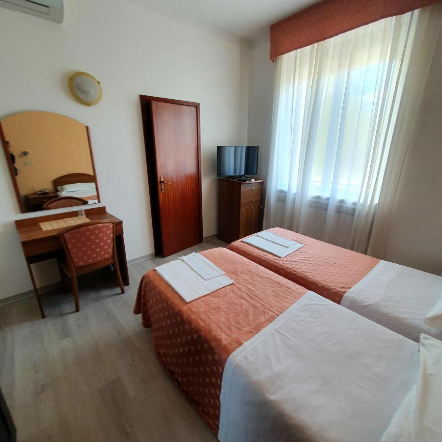 Hotel Perla Massa Lombarda Exterior foto