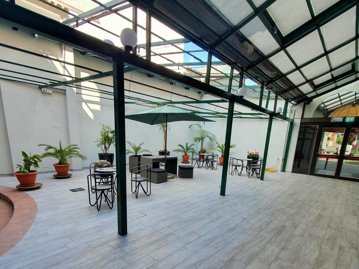 Hotel Perla Massa Lombarda Exterior foto